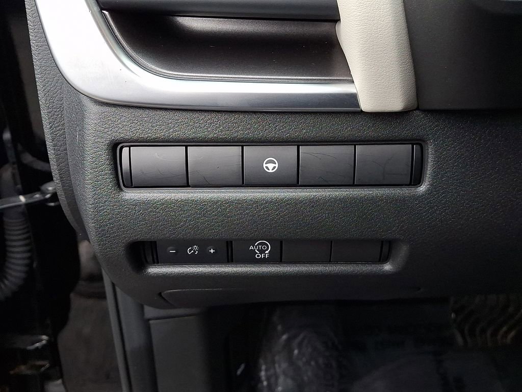 Used 2023 Nissan Rogue SV image 26