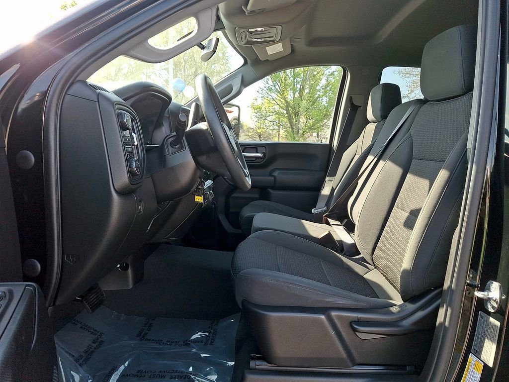 Used 2021 Chevrolet Silverado 2500 Custom w/ Custom Value Package image 13