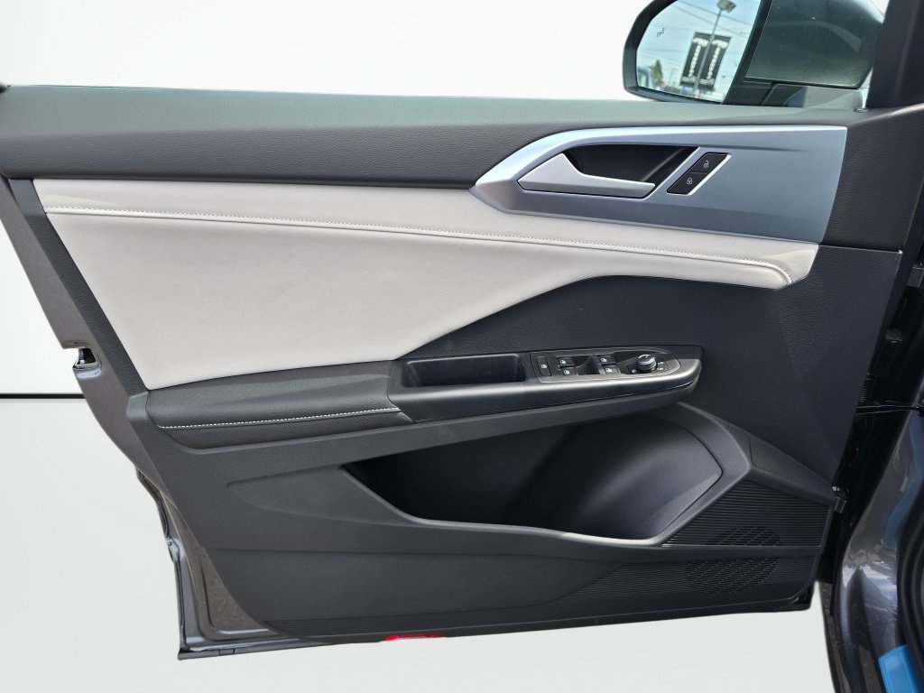 New 2026 Volkswagen Taos SE AWD/4WD image 33