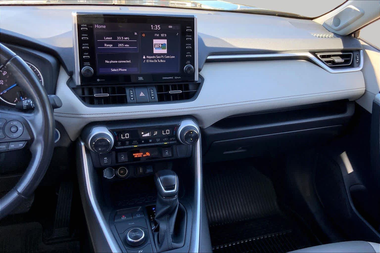 Used 2022 Toyota RAV4 XLE Premium AWD/4WD image 7
