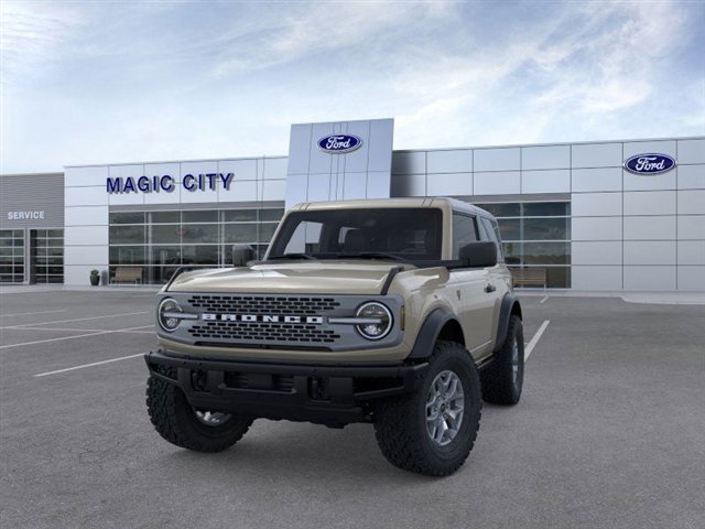New 2025 Ford Bronco Badlands image 2