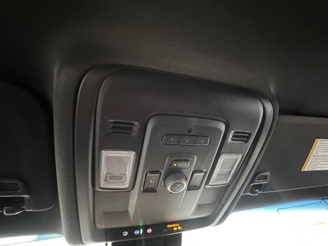 Used 2023 Chevrolet Tahoe Z71 w/ Luxury Package AWD/4WD image 25