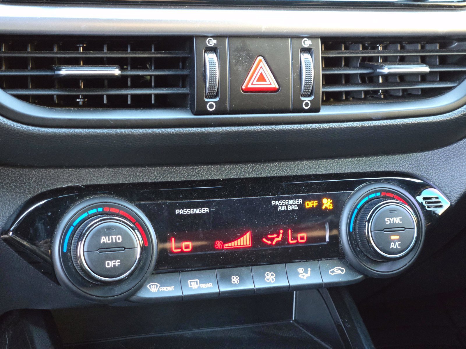 Used 2023 Kia Forte GT-Line w/ GT-Line Technology Package FWD image 19