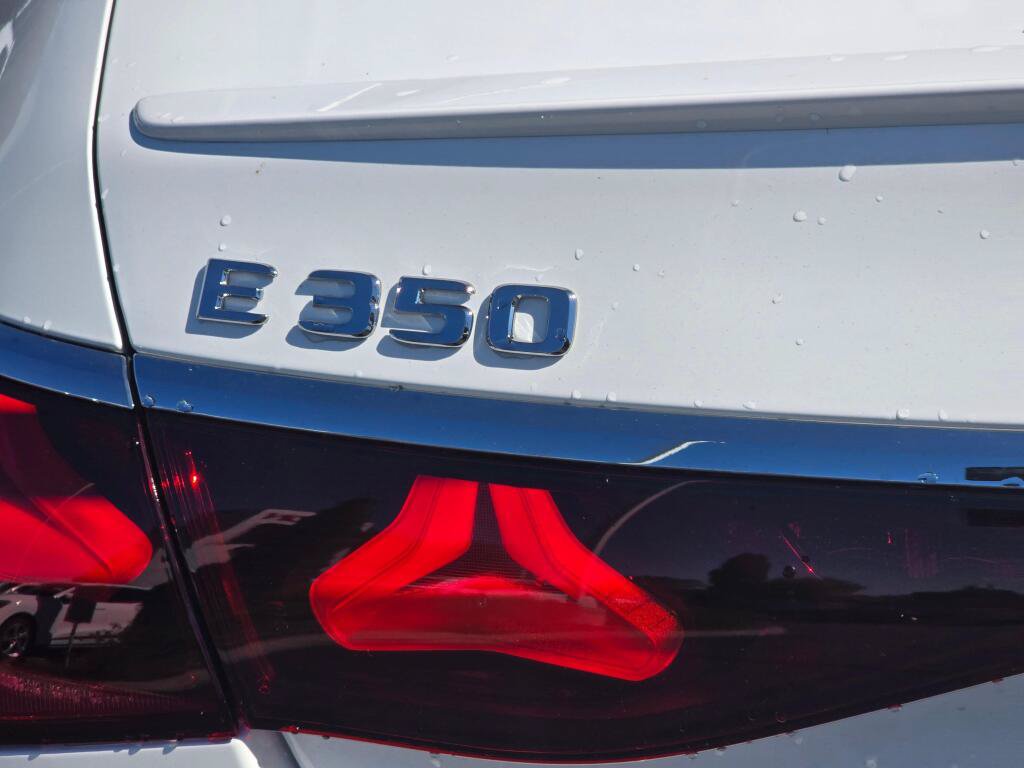 New 2026 Mercedes-Benz E 350 4MATIC Sedan image 31