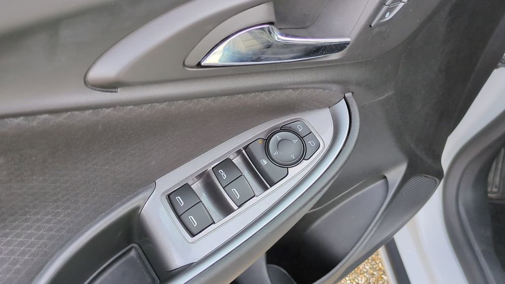 Used 2024 Chevrolet Malibu LT image 12