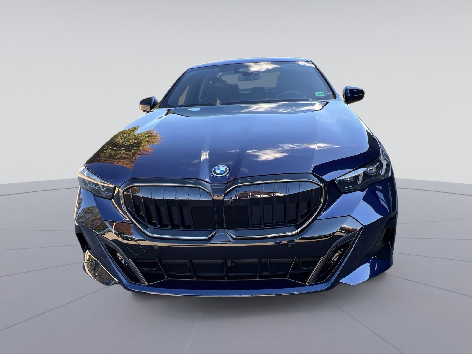 New 2026 BMW 550e xDrive w/ Executive Package image 8