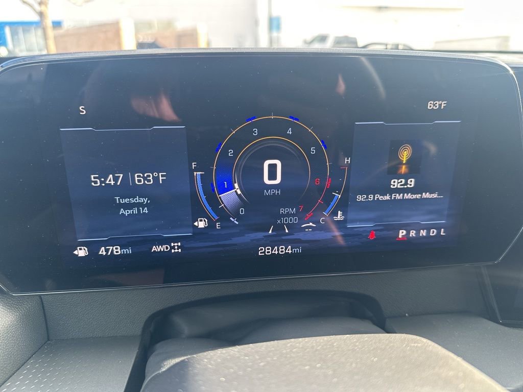 Used 2025 Chevrolet Traverse LT image 11