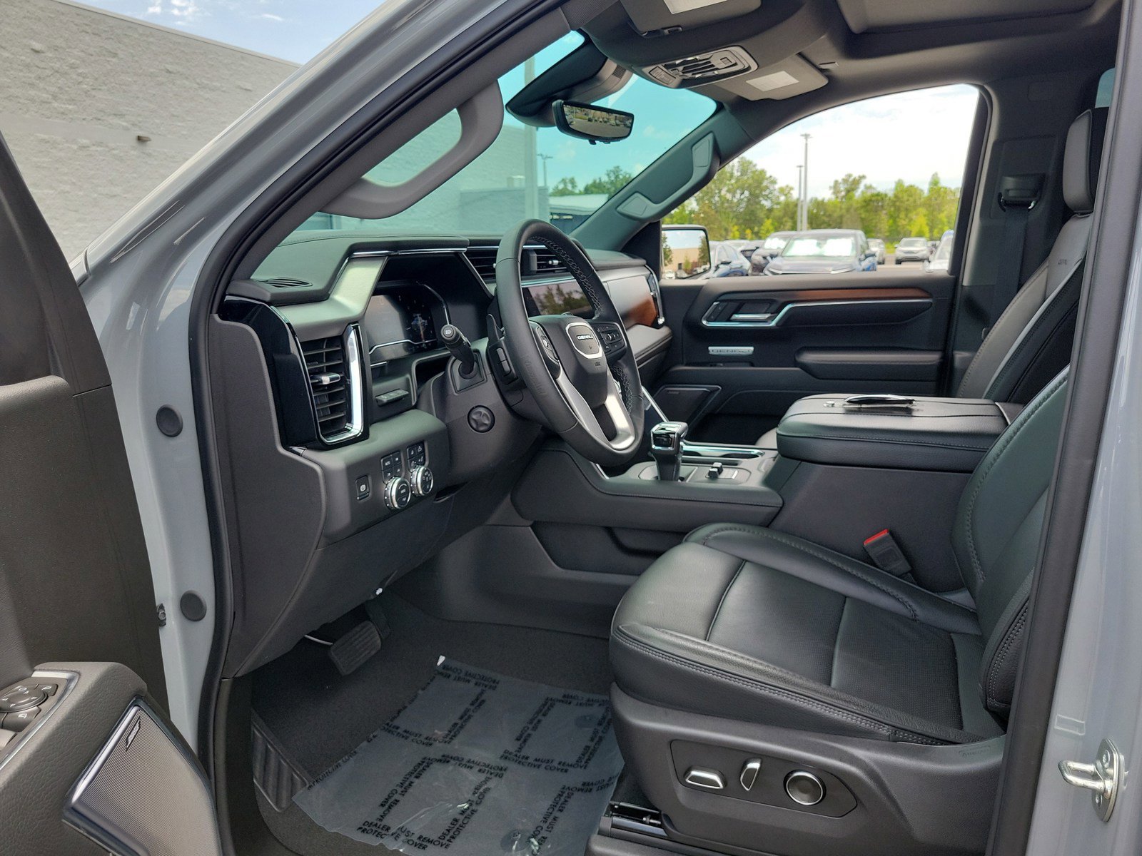 Used 2025 GMC Sierra 1500 Denali w/ Technology Package AWD/4WD image 15