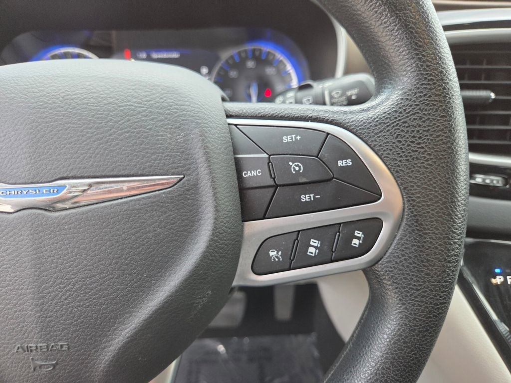 Used 2019 Chrysler Pacifica Touring Plus w/ Advanced Safetytec Group FWD image 30
