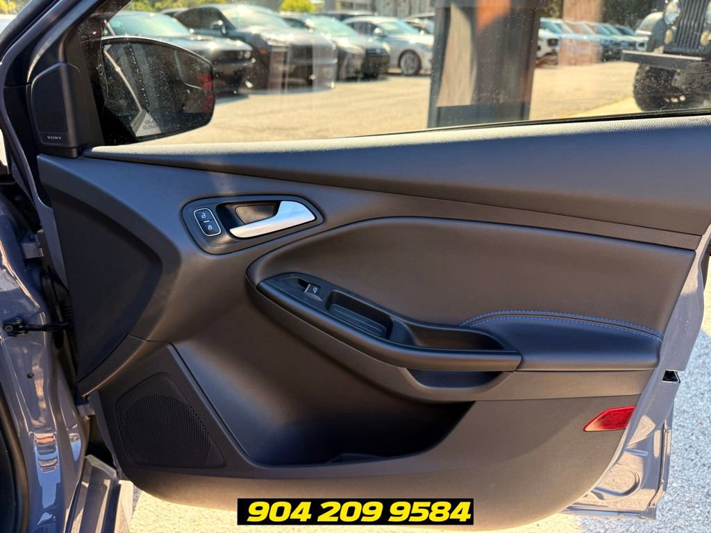 Used 2017 Ford Focus RS AWD/4WD image 36