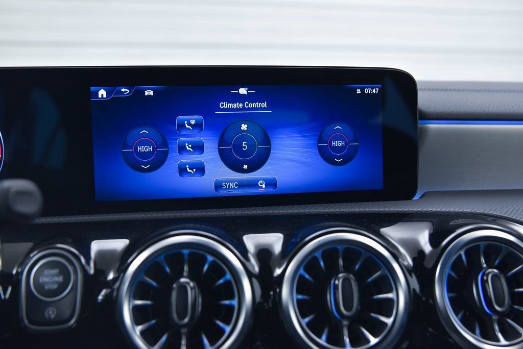 Used 2025 Mercedes-Benz CLA 250 4MATIC image 23