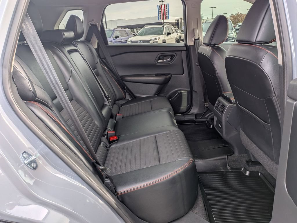 Used 2025 Nissan Rogue SV AWD/4WD image 20