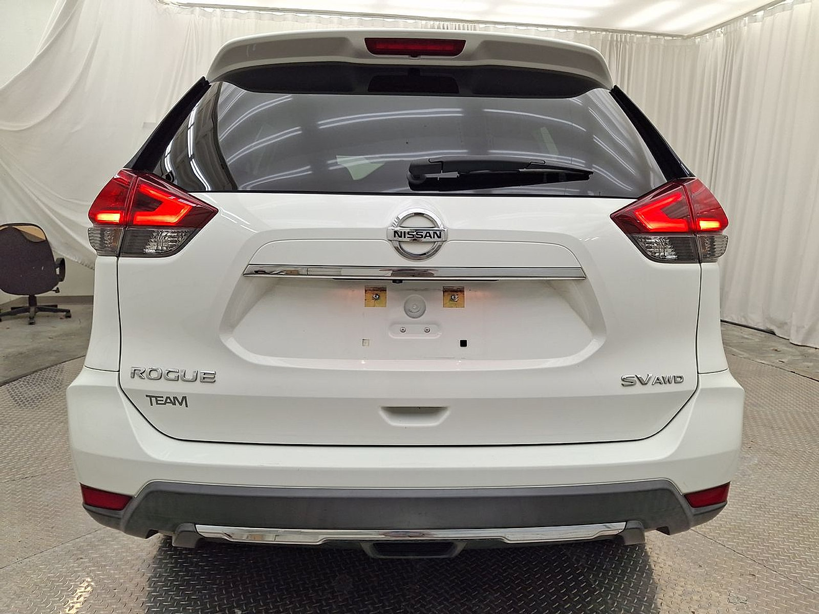 Used 2017 Nissan Rogue SV AWD/4WD image 26