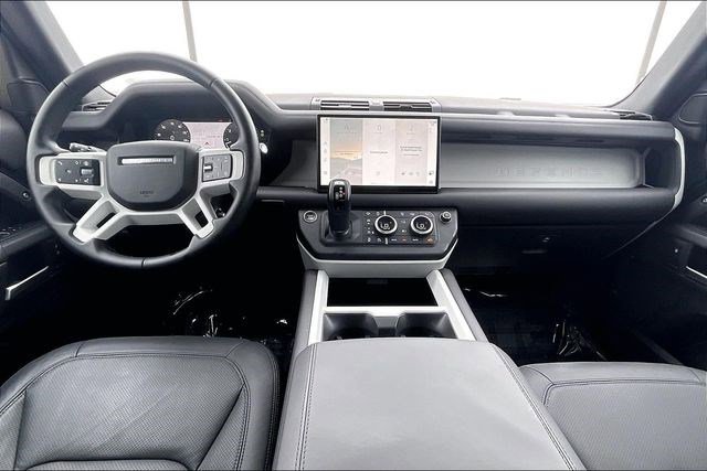 Used 2025 Land Rover Defender 110 S image 19