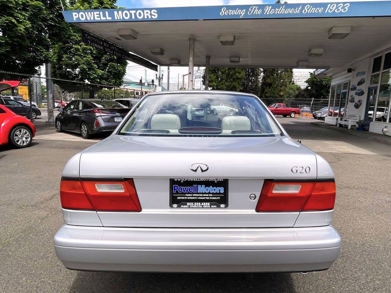 Used 1995 INFINITI G20 FWD image 10