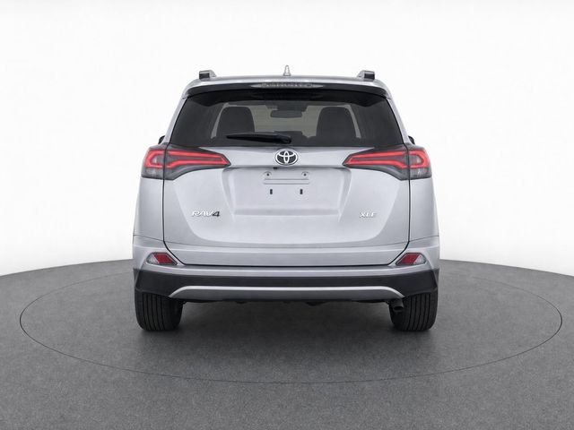 Used 2018 Toyota RAV4 XLE FWD image 6
