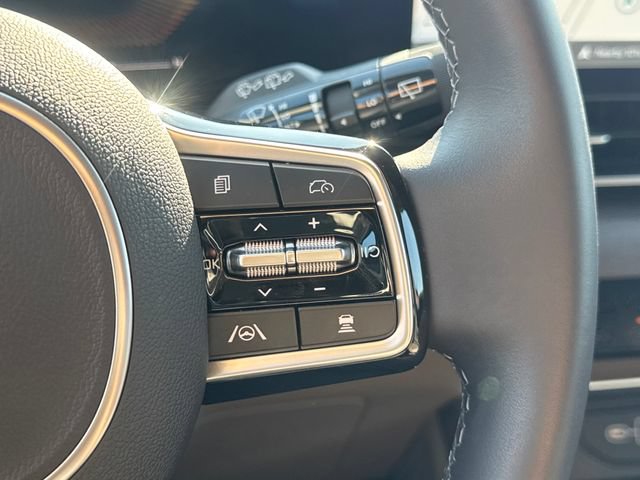 Certified 2026 Kia Carnival EX FWD image 26