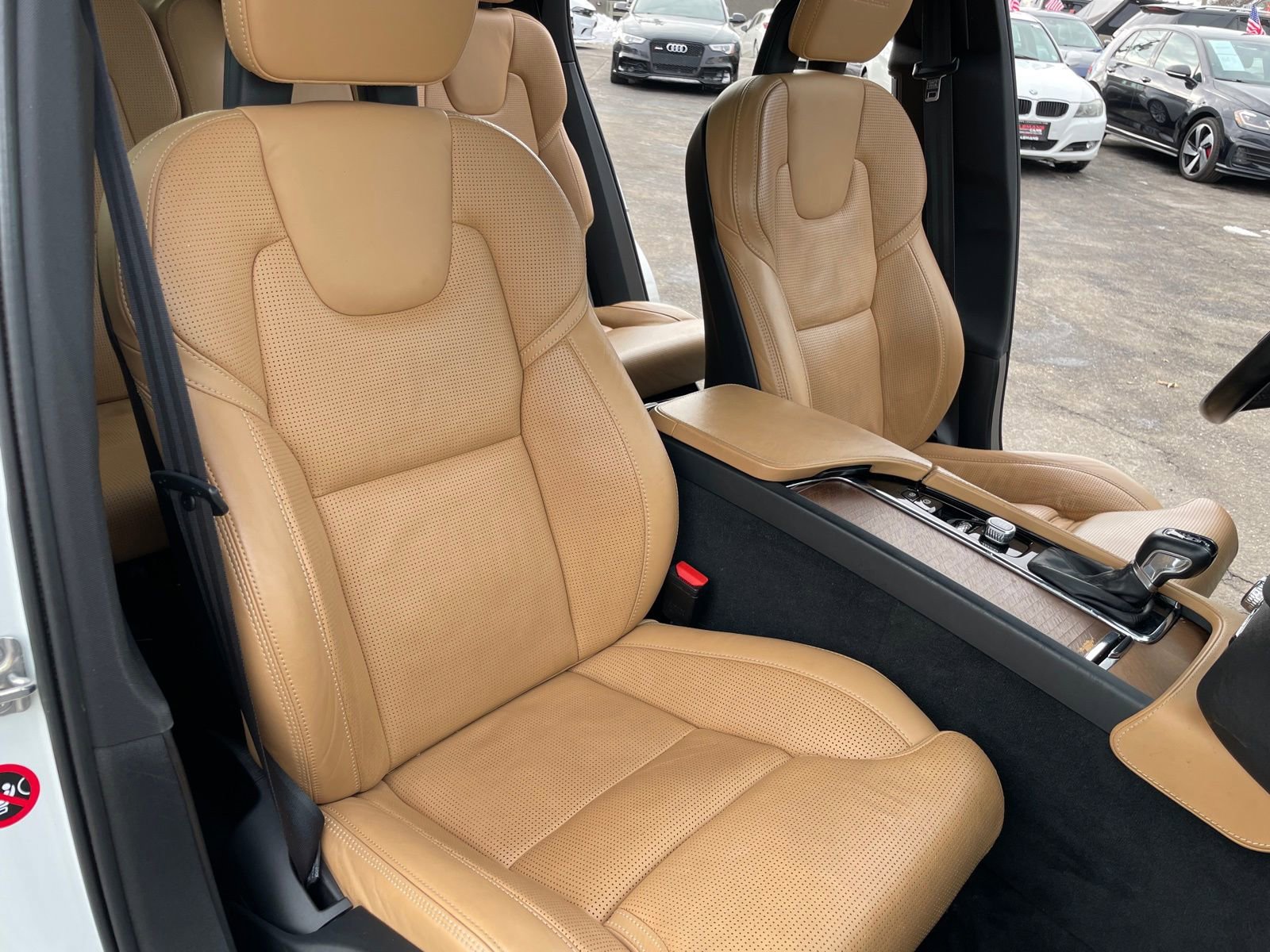 Used 2018 Volvo XC90 T6 Inscription w/ Convenience Package image 17