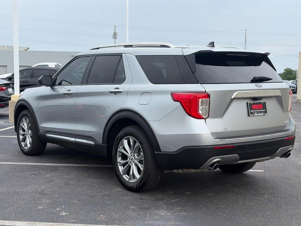Used 2023 Ford Explorer Limited AWD/4WD image 7