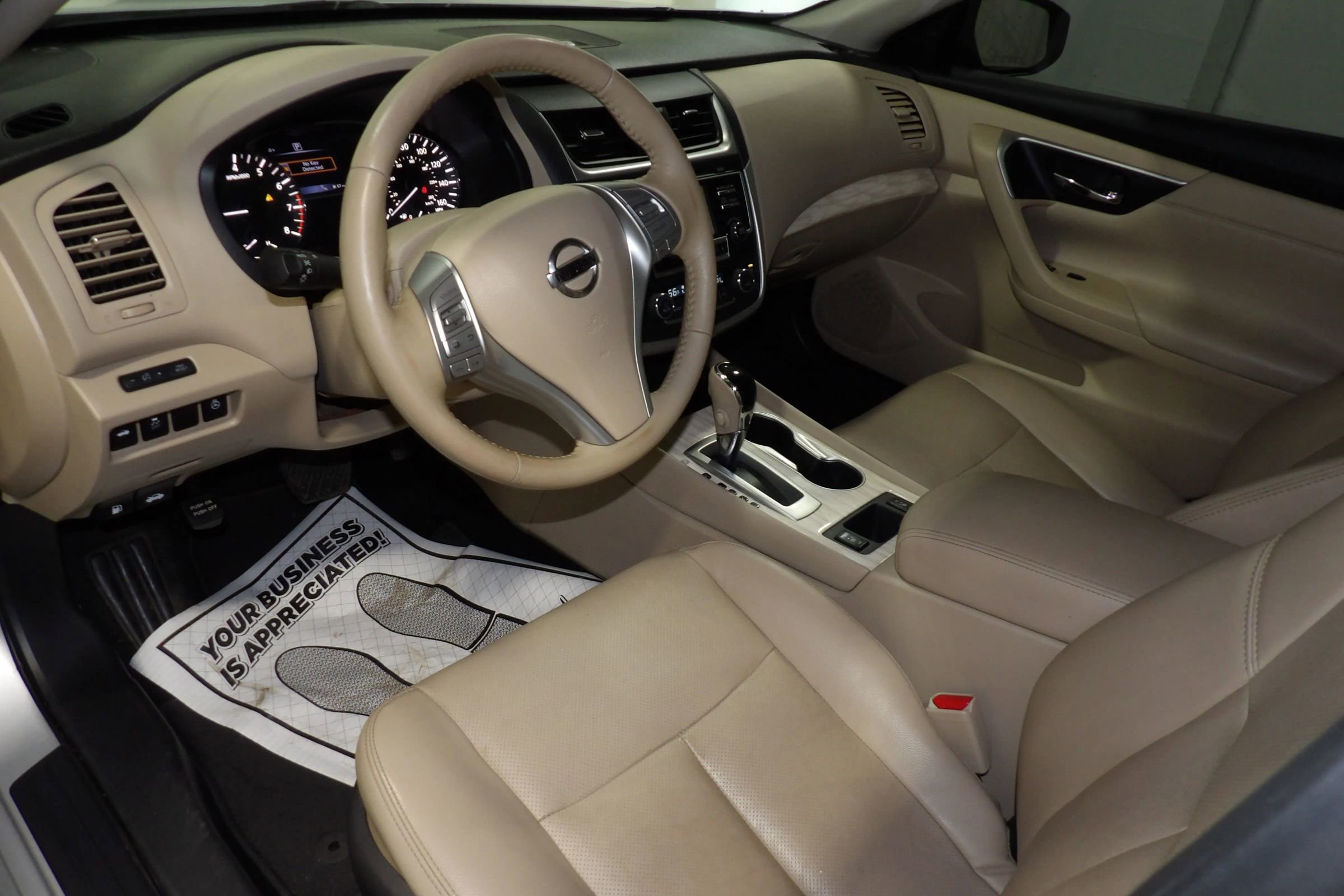 Used 2017 Nissan Altima 2.5 SL w/ Moonroof Package FWD image 10