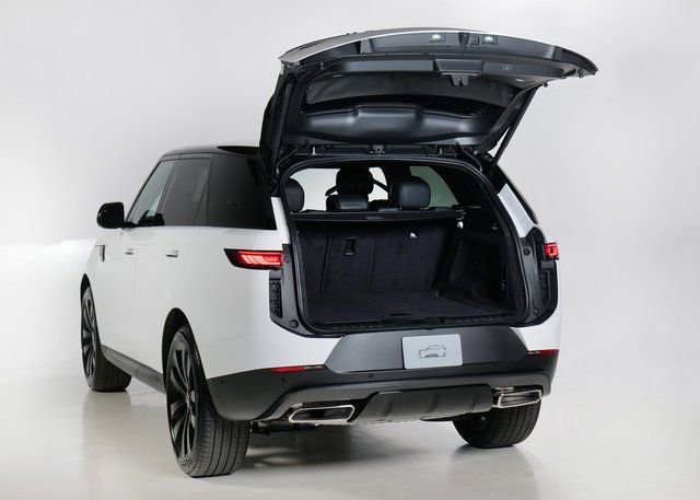 New 2025 Land Rover Range Rover Sport SE image 29