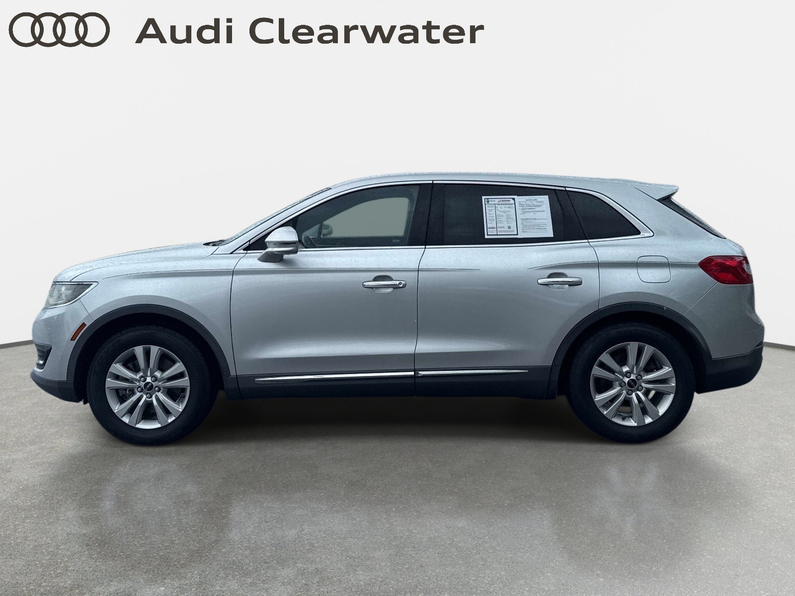 Used 2016 Lincoln MKX Premiere FWD image 2