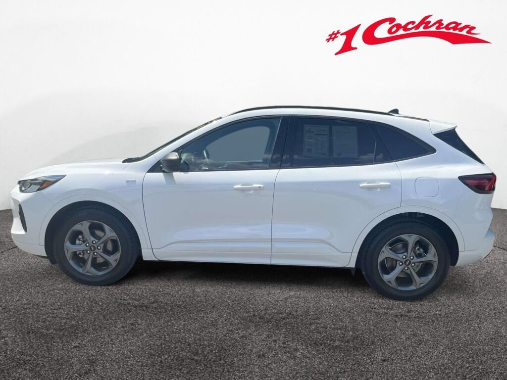 Used 2023 Ford Escape ST-Line w/ Tech Pack #1 FWD image 11
