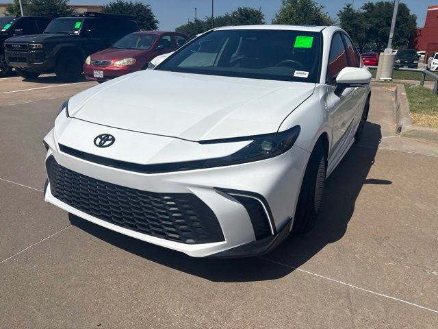 Used 2025 Toyota Camry SE w/ Convenience Package FWD image 6