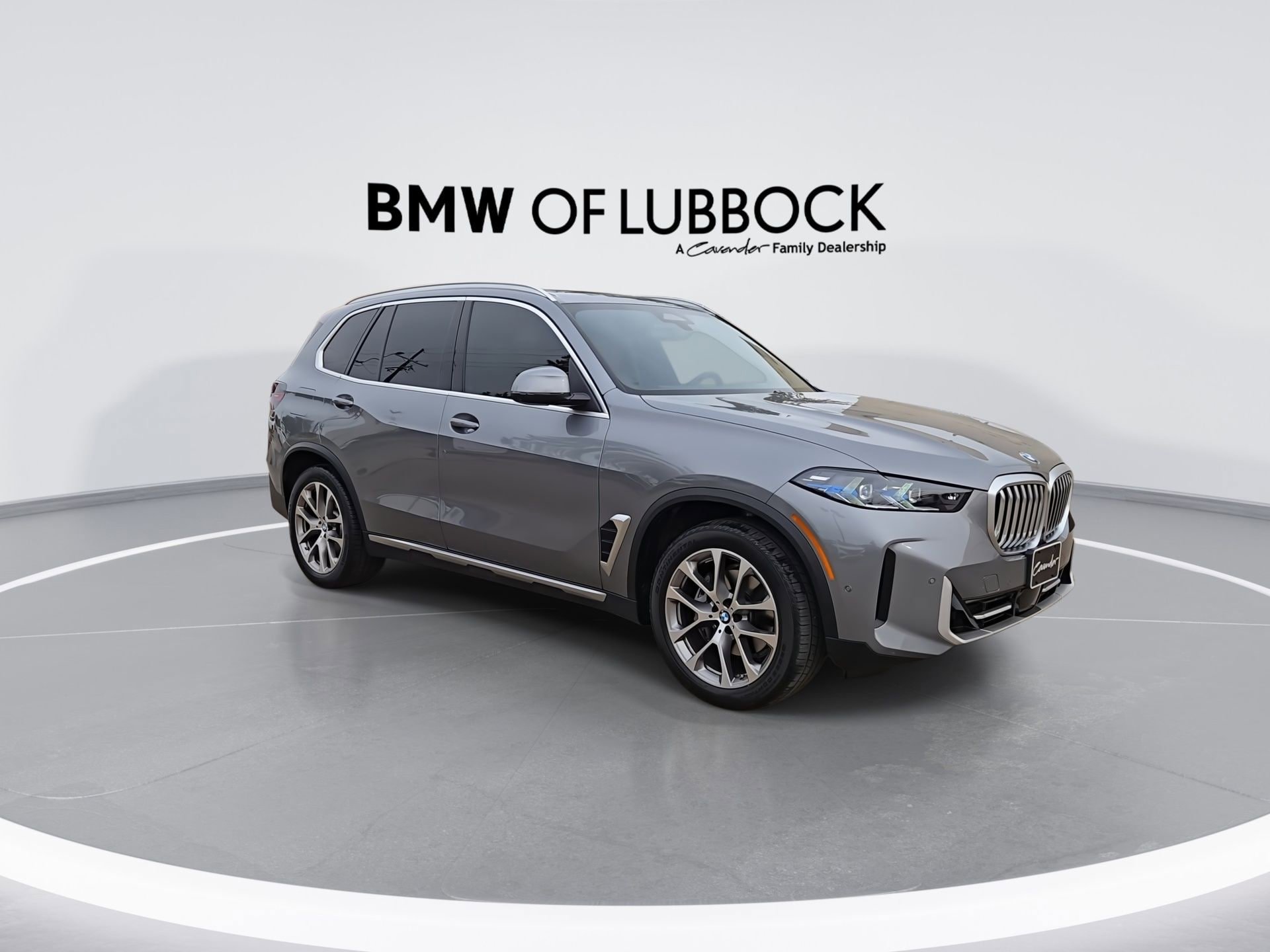 Certified 2024 BMW X5 xDrive40i w/ Premium Package AWD/4WD image 2