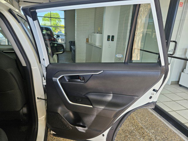 Used 2020 Toyota RAV4 LE w/ All Weather Liner Package AWD/4WD image 15