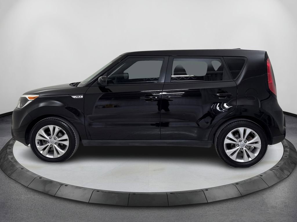 Used 2016 Kia Soul + image 8
