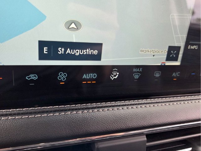 Used 2024 Lincoln Corsair Reserve FWD image 23