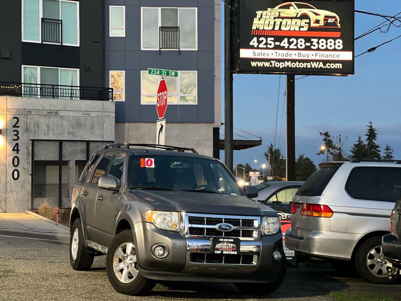 Used 2010 Ford Escape Limited image 1