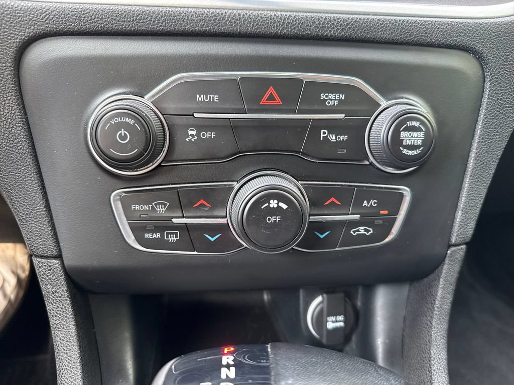 Used 2020 Dodge Charger SXT w/ Leather Interior Group RWD image 19