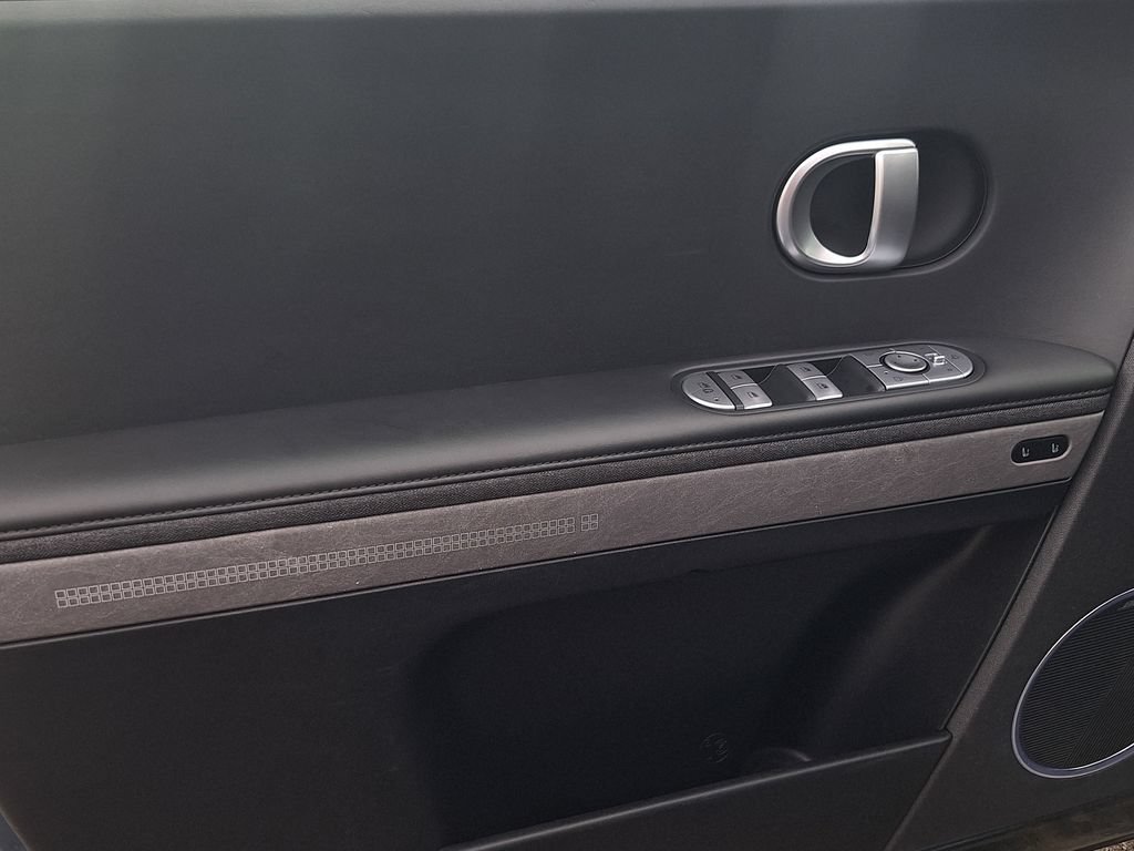 Certified 2024 Hyundai Ioniq 5 Limited AWD/4WD image 8