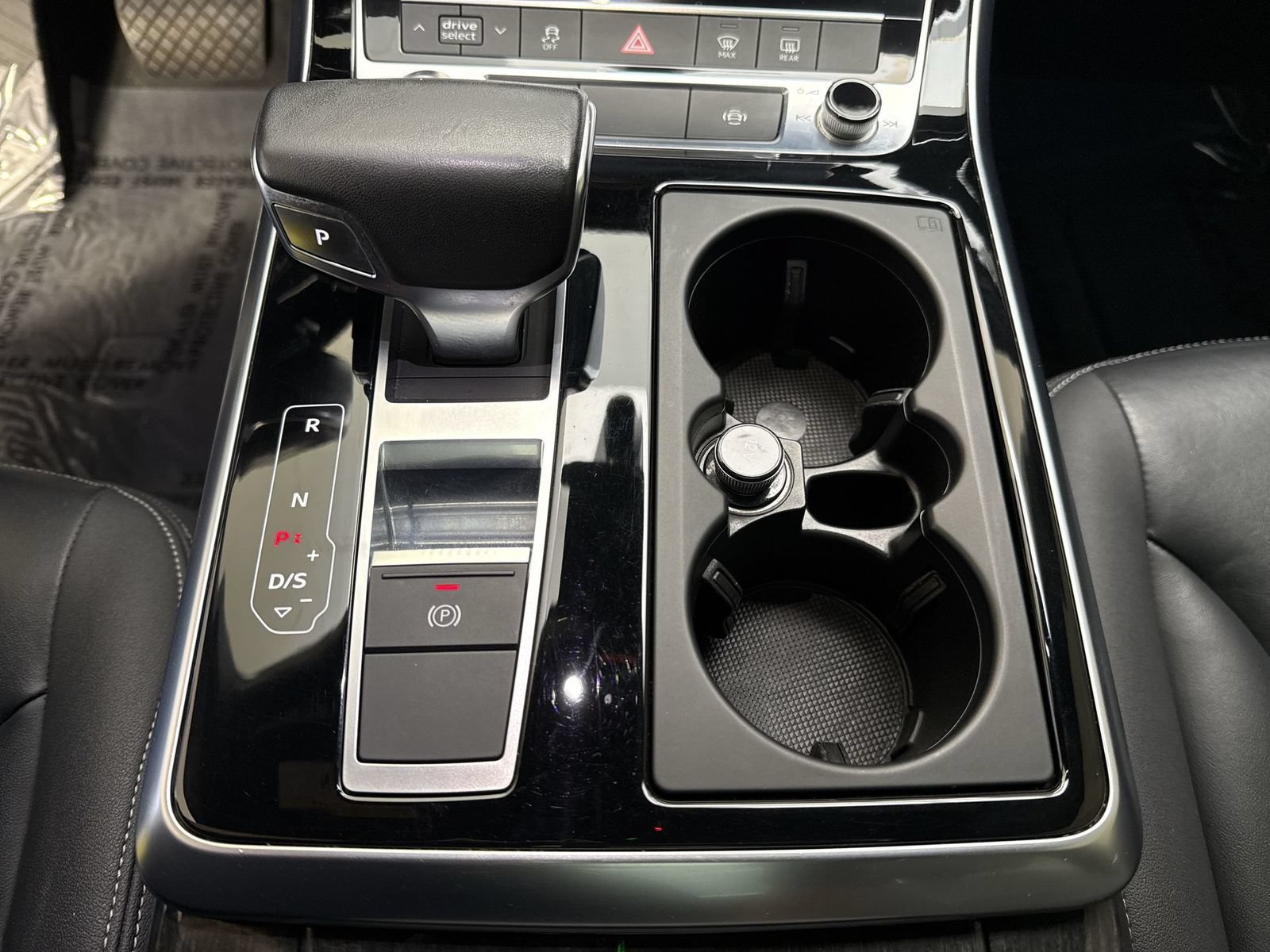 Used 2019 Audi Q8 Premium w/ Convenience Package AWD/4WD image 18
