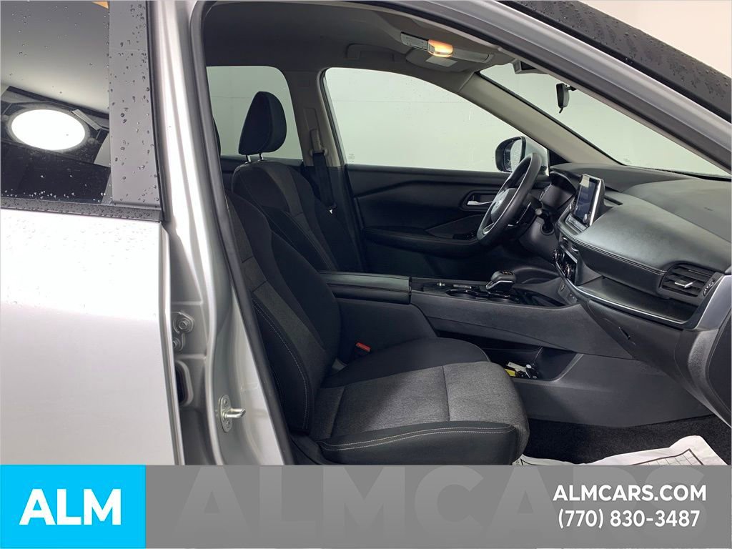 Used 2024 Nissan Rogue SV image 30