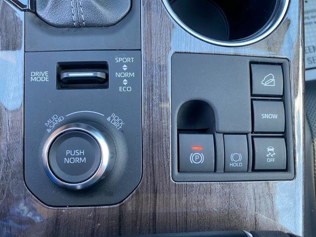 Used 2024 Toyota Highlander Platinum image 23