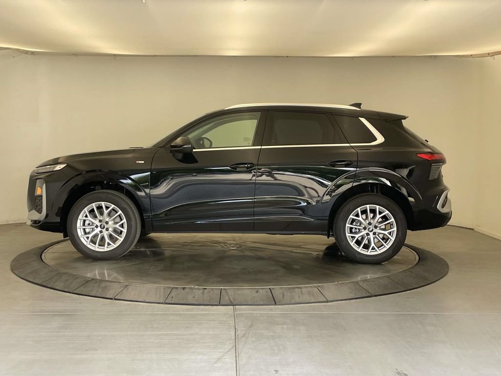 New 2026 Audi Q3 quattro 2.0T AWD/4WD image 2