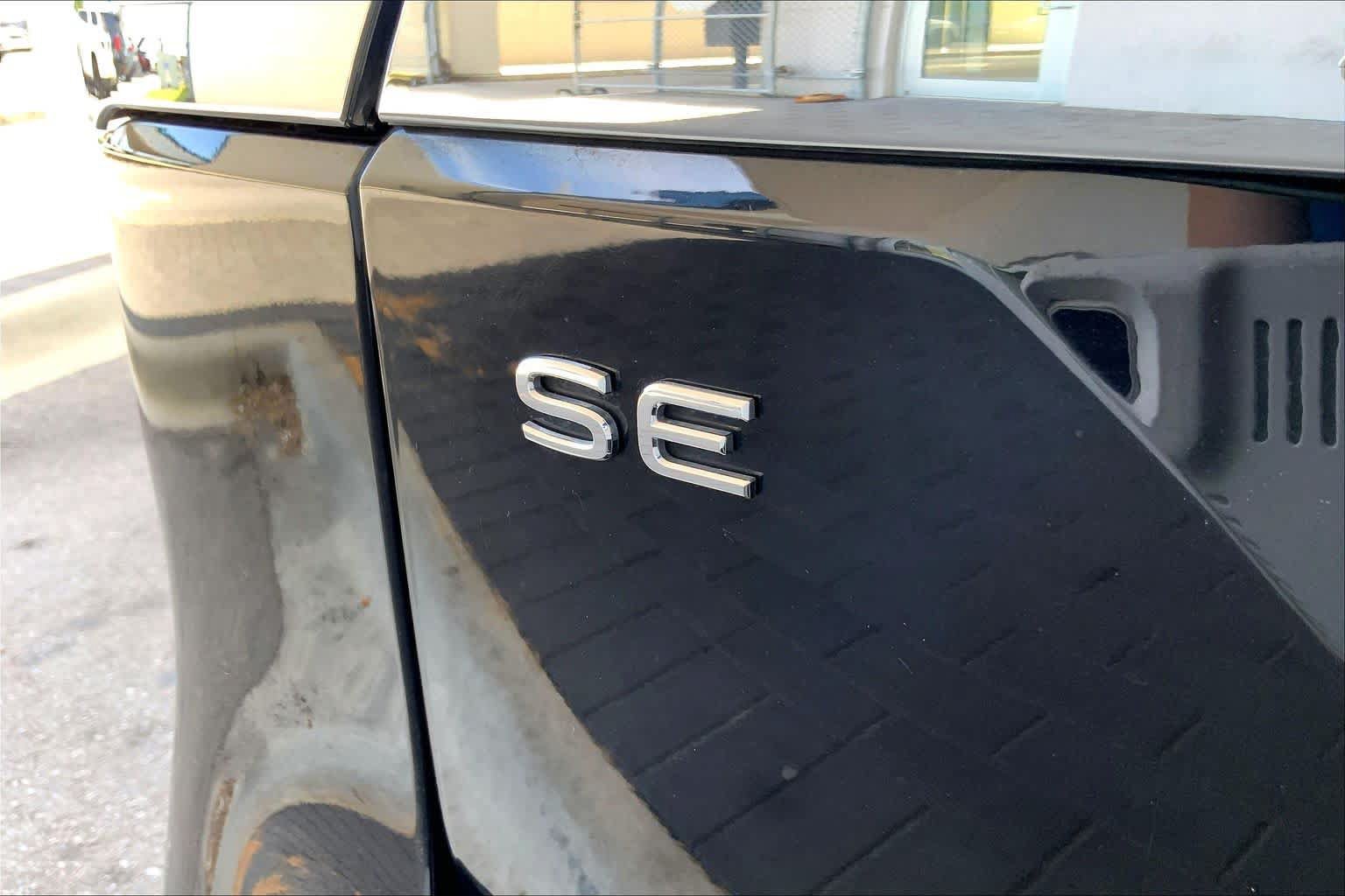 Used 2024 Volkswagen Atlas SE AWD/4WD image 10