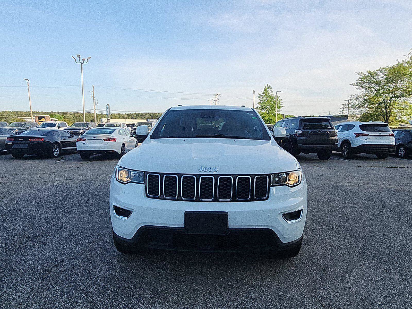 Used 2020 Jeep Grand Cherokee Laredo AWD/4WD image 8