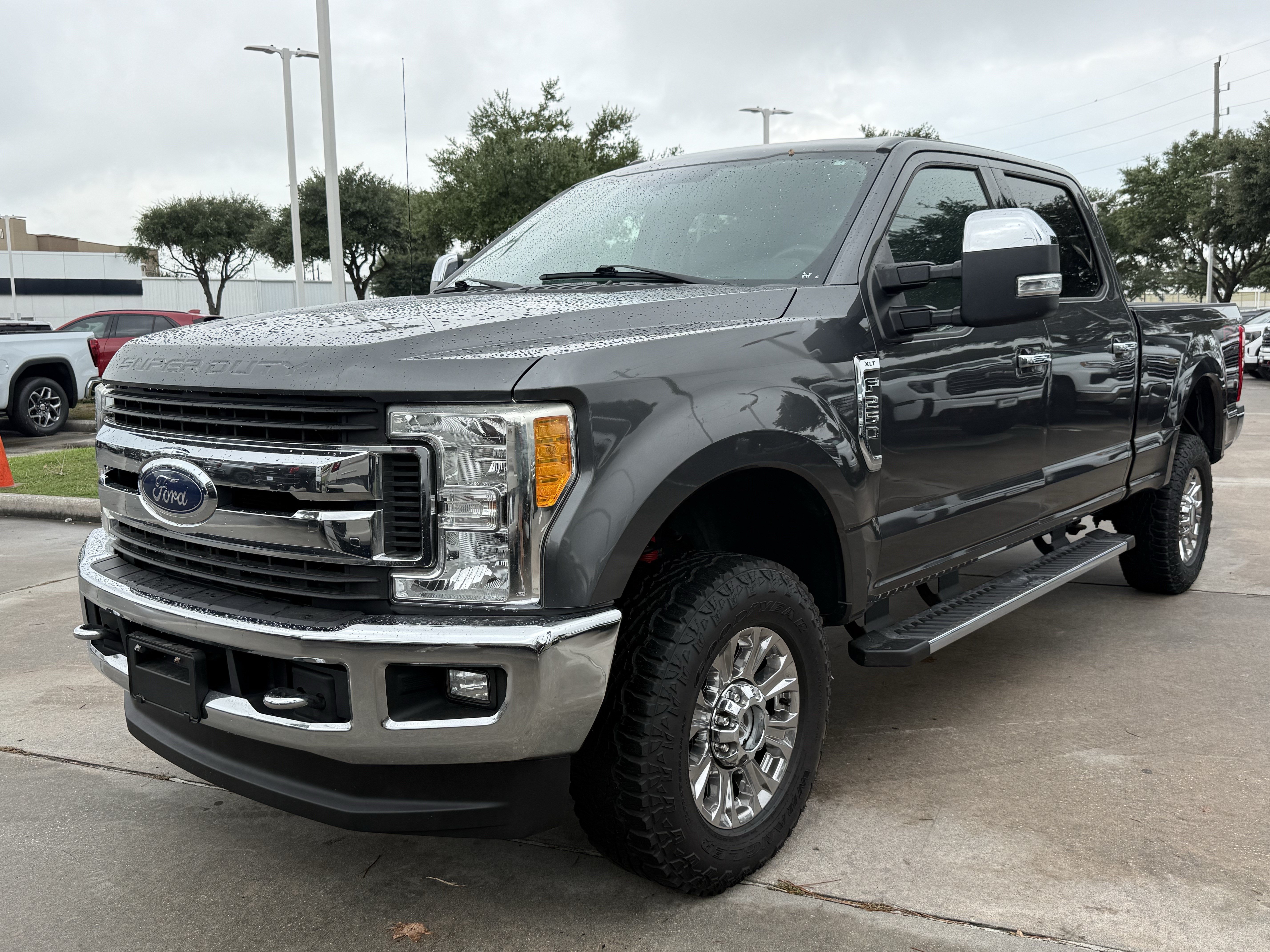 Used 2017 Ford F250 XLT w/ XLT Premium Package AWD/4WD image 9
