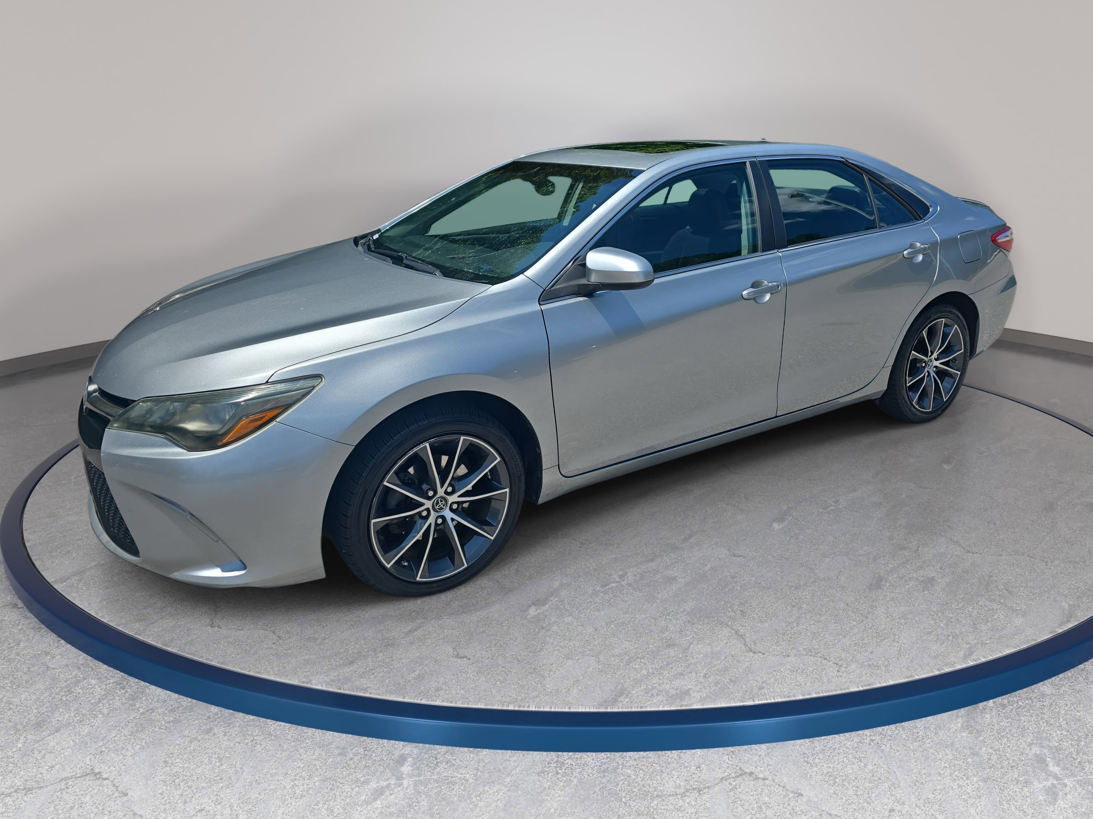 Used 2015 Toyota Camry XSE FWD video 1