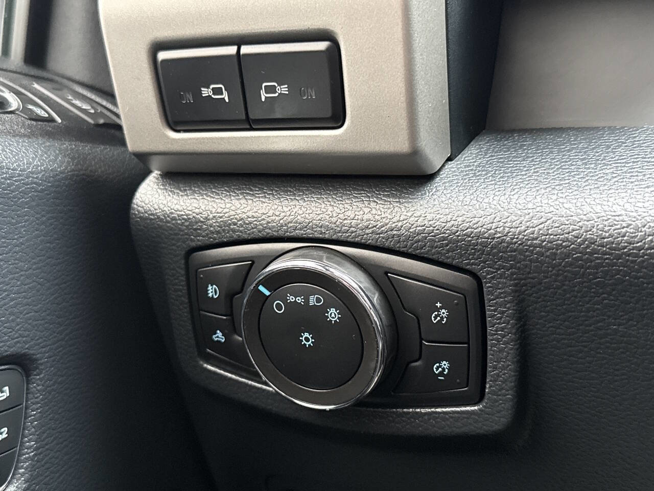 Used 2022 Ford F250 Lariat w/ Lariat Ultimate Package AWD/4WD image 46