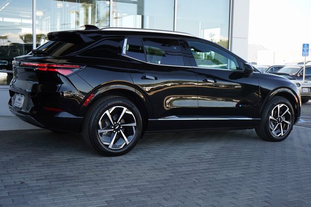 New 2025 Chevrolet Equinox EV LT image 9