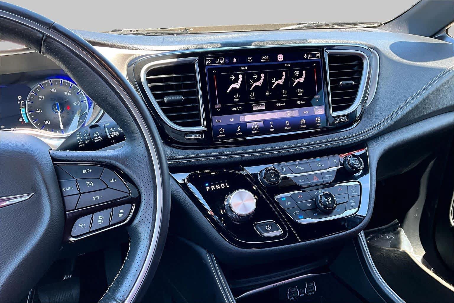 Used 2021 Chrysler Pacifica Limited AWD/4WD image 6