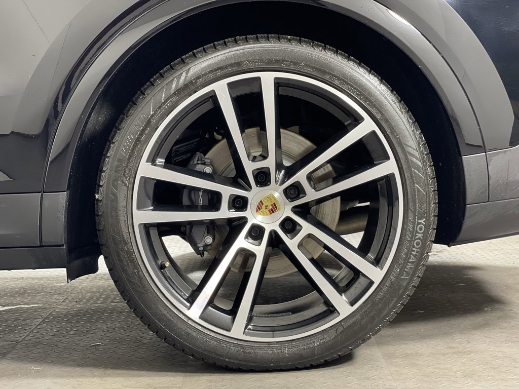 Certified 2024 Porsche Cayenne image 14
