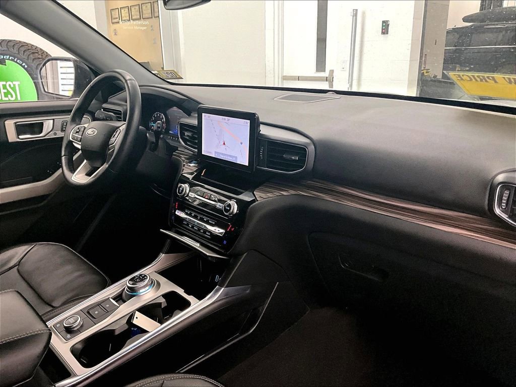 Used 2023 Ford Explorer Limited image 14