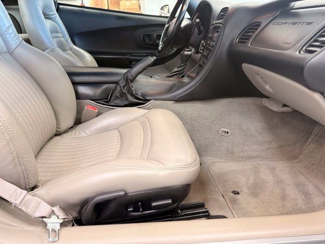 Used 1997 Chevrolet Corvette Coupe w/ Memory Pkg RWD image 20