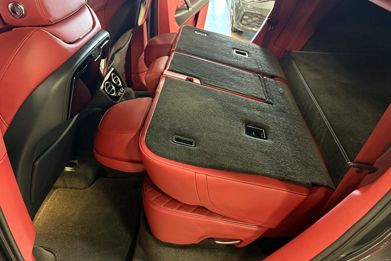 Used 2018 Bentley Bentayga image 88